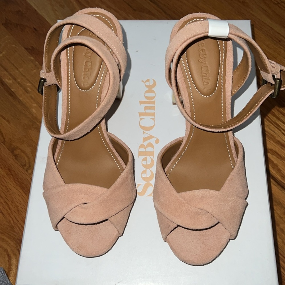 NWT!!  See by Chloe Stunning Sandal 👡💕
